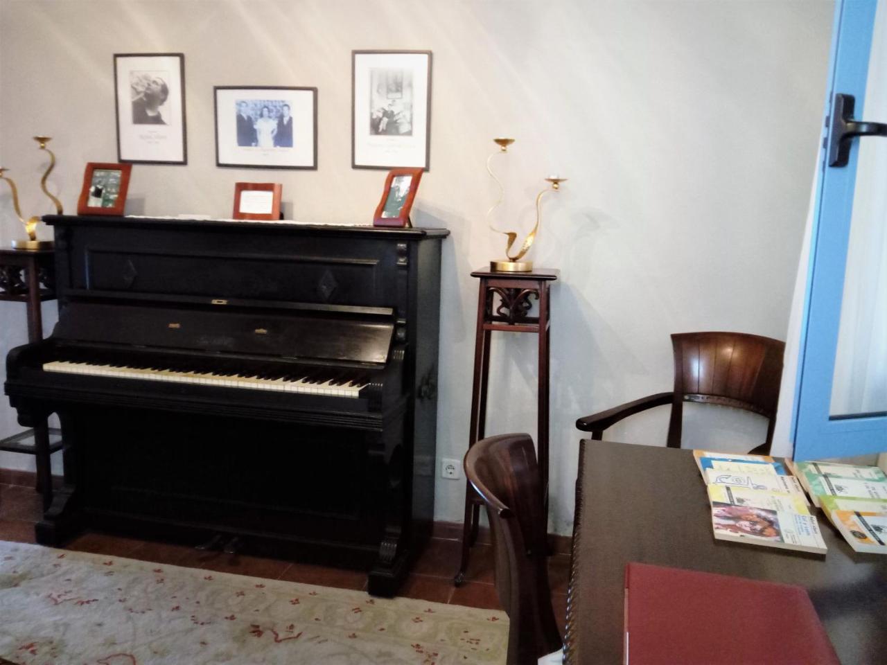 Hotel Utopia Benalup-Casas Viejas Luaran gambar